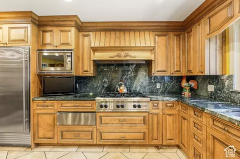 Kitchen - 8415 S Red River Rd, Sandy, UT 84093 photo 4 of 9