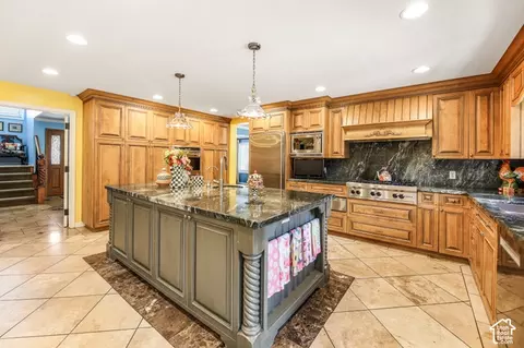 Kitchen - 8415 S Red River Rd, Sandy, UT 84093 photo 3 of 9