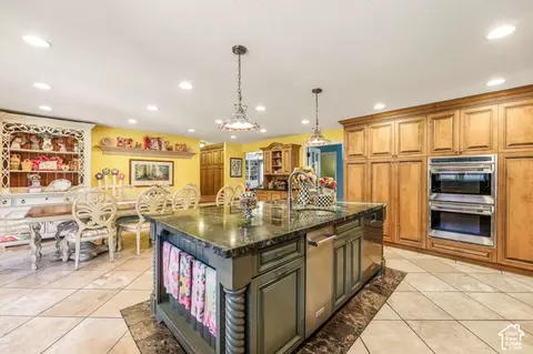 Kitchen - 8415 S Red River Rd, Sandy, UT 84093 photo 5 of 9
