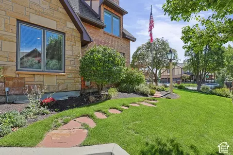 Exterior - 8415 S Red River Rd, Sandy, UT 84093 photo 4 of 25