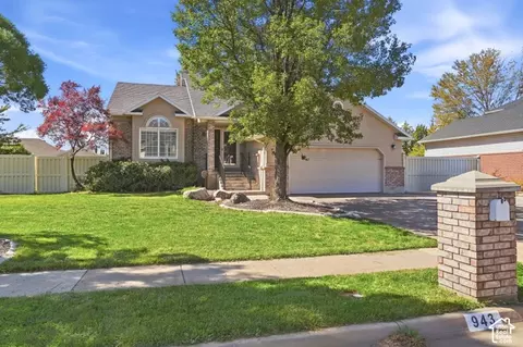 943 Meadowlark Ln, West Bountiful, UT 84087