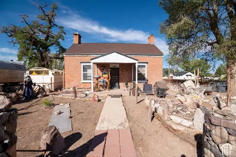 118 S 200 W, Minersville, UT 84752