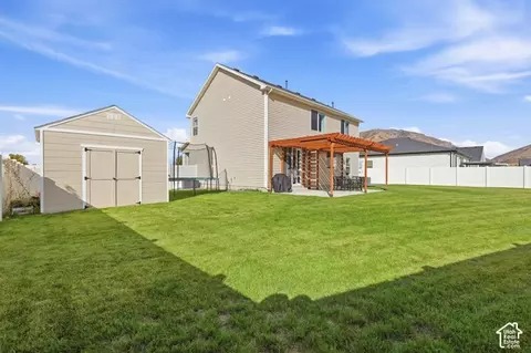 Exterior - 698 E 600 S, Hyrum, UT 84319 photo 3 of 8