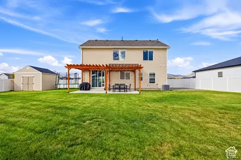 Exterior - 698 E 600 S, Hyrum, UT 84319 photo 2 of 8