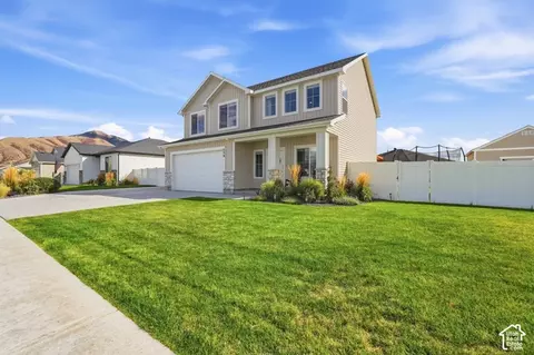 Exterior - 698 E 600 S, Hyrum, UT 84319 photo 7 of 8