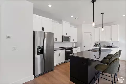 Kitchen - 690 E Desert Cactus Dr, Washington, UT 84780 photo 1 of 3