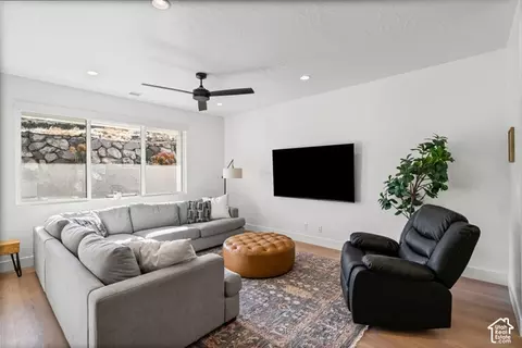 Living - 690 E Desert Cactus Dr, Washington, UT 84780 photo 2 of 3