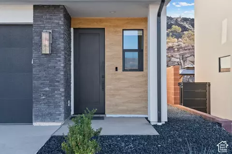 Exterior - 690 E Desert Cactus Dr, Washington, UT 84780 photo 4 of 11