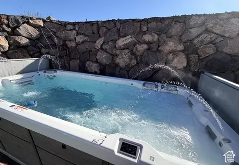 Exterior - 690 E Desert Cactus Dr, Washington, UT 84780 photo 9 of 11