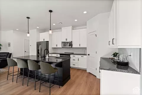 Kitchen - 690 E Desert Cactus Dr, Washington, UT 84780 photo 3 of 3