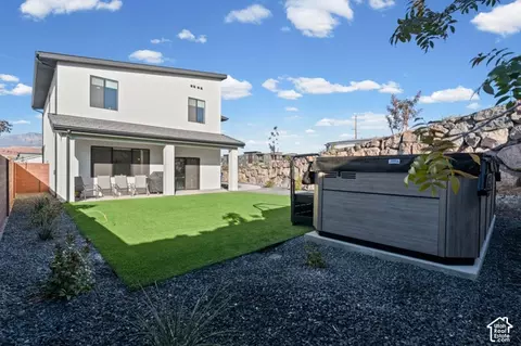 Exterior - 690 E Desert Cactus Dr, Washington, UT 84780 photo 8 of 11