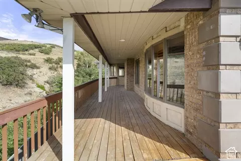 Exterior - 1373 Pheasant Ridge Cir, Bountiful, UT 84010 photo 4 of 6