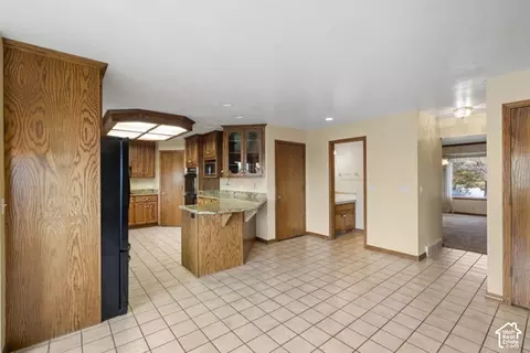 Kitchen - 1373 Pheasant Ridge Cir, Bountiful, UT 84010 photo 4 of 4