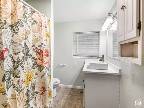 Bath - 713 S 3400 E, Spanish Fork, UT 84660 photo 3 of 3