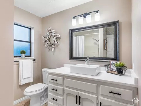 Bath - 713 S 3400 E, Spanish Fork, UT 84660 photo 2 of 3