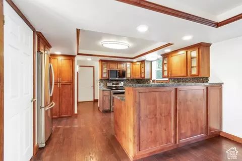Kitchen - 10318 S 2375 E, Sandy, UT 84092 photo 2 of 2