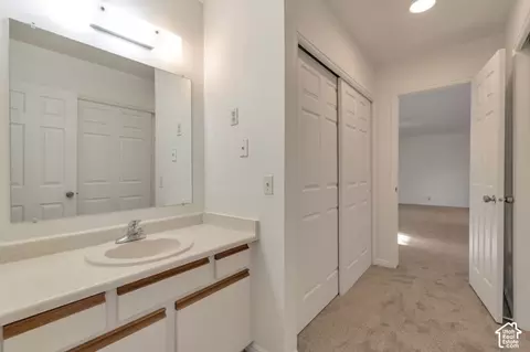 Bath - 10318 S 2375 E, Sandy, UT 84092 photo 2 of 3