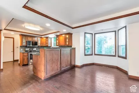 Living - 10318 S 2375 E, Sandy, UT 84092 photo 4 of 6