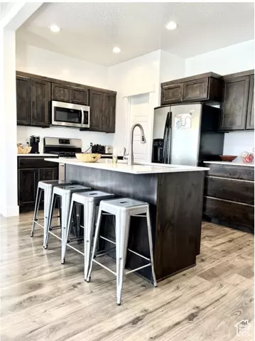 Kitchen - 1673 S Longview, Santaquin, UT 84655 photo 2 of 2