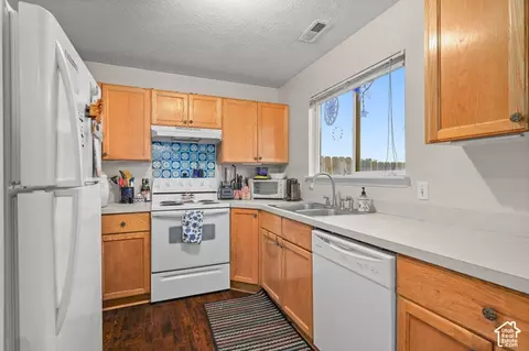 Kitchen - 399 Downs Dr, Ogden, UT 84404 photo 4 of 5