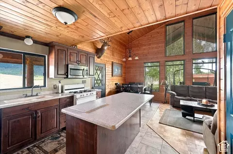 Kitchen - 21200 S 21600 E, Scofield, UT 84526 photo 5 of 6
