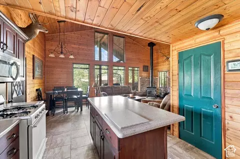 Kitchen - 21200 S 21600 E, Scofield, UT 84526 photo 2 of 6