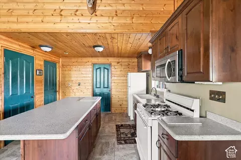 Kitchen - 21200 S 21600 E, Scofield, UT 84526 photo 6 of 6