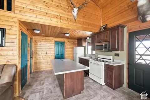 Kitchen - 21200 S 21600 E, Scofield, UT 84526 photo 4 of 6