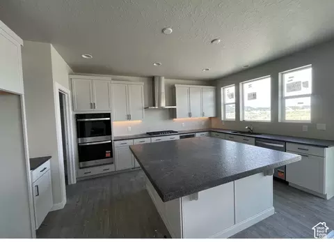 Kitchen - 1047 E Antelope Dr #612, Eagle Mountain, UT 84005 photo 1 of 2