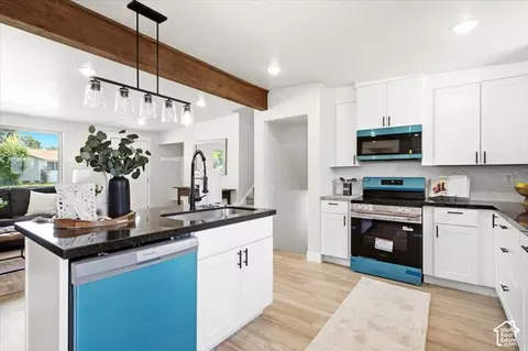 Kitchen - 5710 S 150 W, Murray, UT 84107 photo 1 of 2