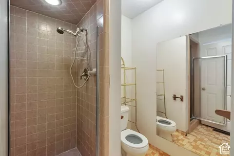 Bath - 386 N 210 E, Mapleton, UT 84664 photo 3 of 4