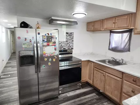 8811 S Cambridge Cir W, Sandy, UT 84070 photo 4