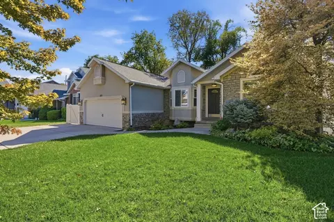 Exterior - 1172 E Castlecreek Dr, Murray, UT 84117 photo 2 of 7