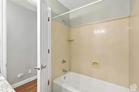 Bath - 1172 E Castlecreek Dr, Murray, UT 84117 photo 2 of 5