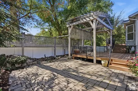 Exterior - 1172 E Castlecreek Dr, Murray, UT 84117 photo 5 of 7