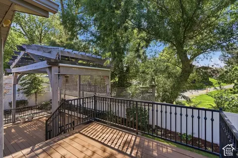 Exterior - 1172 E Castlecreek Dr, Murray, UT 84117 photo 3 of 7