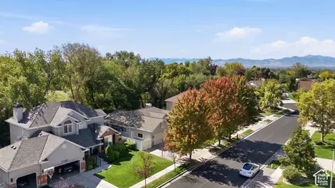 View/Area - 1172 E Castlecreek Dr, Murray, UT 84117 photo 3 of 4
