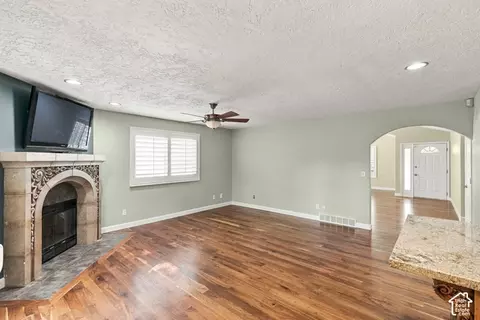 Living - 1172 E Castlecreek Dr, Murray, UT 84117 photo 5 of 9
