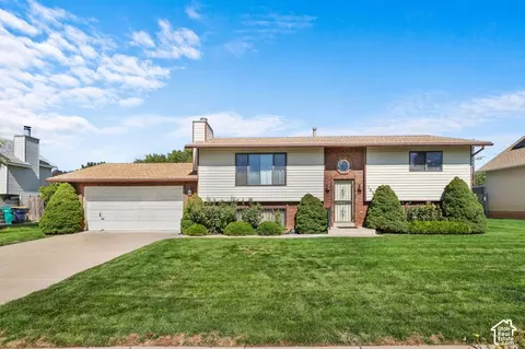 1030 W 25 S, Clearfield, UT 84015
