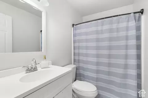 Bath - 3866 W Augusta, Syracuse, UT 84075 photo 2 of 3