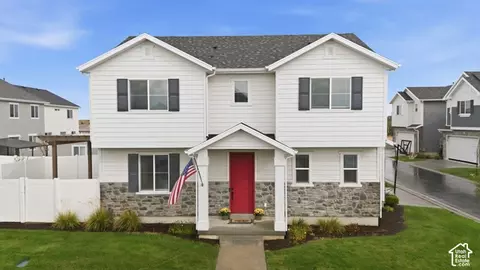 Exterior - 1932 W Parkview Dr, Syracuse, UT 84075 photo 6 of 7