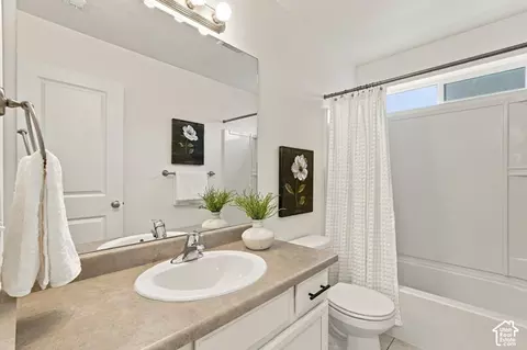 Bath - 1932 W Parkview Dr, Syracuse, UT 84075 photo 4 of 4