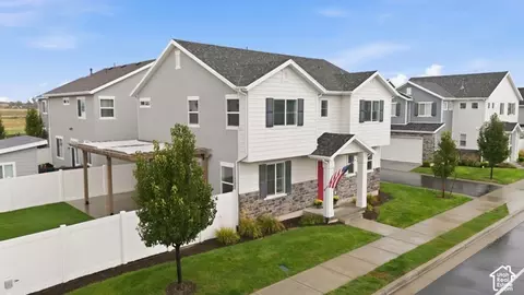 Exterior - 1932 W Parkview Dr, Syracuse, UT 84075 photo 7 of 7