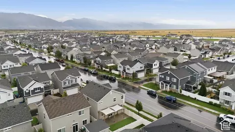 View/Area - 1932 W Parkview Dr, Syracuse, UT 84075 photo 8 of 13