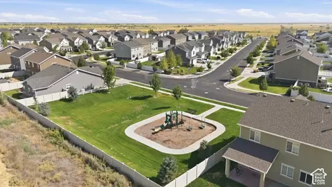 View/Area - 1932 W Parkview Dr, Syracuse, UT 84075 photo 11 of 13