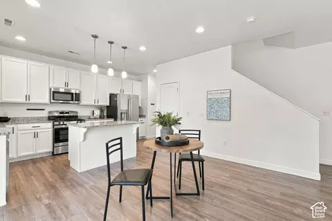 Kitchen - 1932 W Parkview Dr, Syracuse, UT 84075 photo 1 of 7