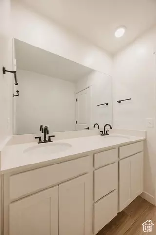 Bath - 388 E Clear Granite Way, Eagle Mountain, UT 84005 photo 9 of 15