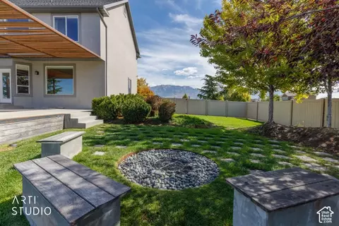 Exterior - 14 N Sunset Dr W, Vineyard, UT 84059 photo 9 of 16