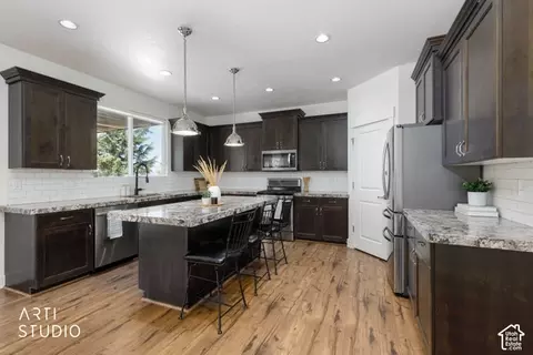 Kitchen - 14 N Sunset Dr W, Vineyard, UT 84059 photo 2 of 4