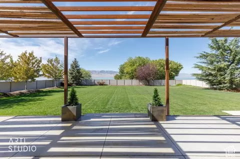 Exterior - 14 N Sunset Dr W, Vineyard, UT 84059 photo 6 of 16